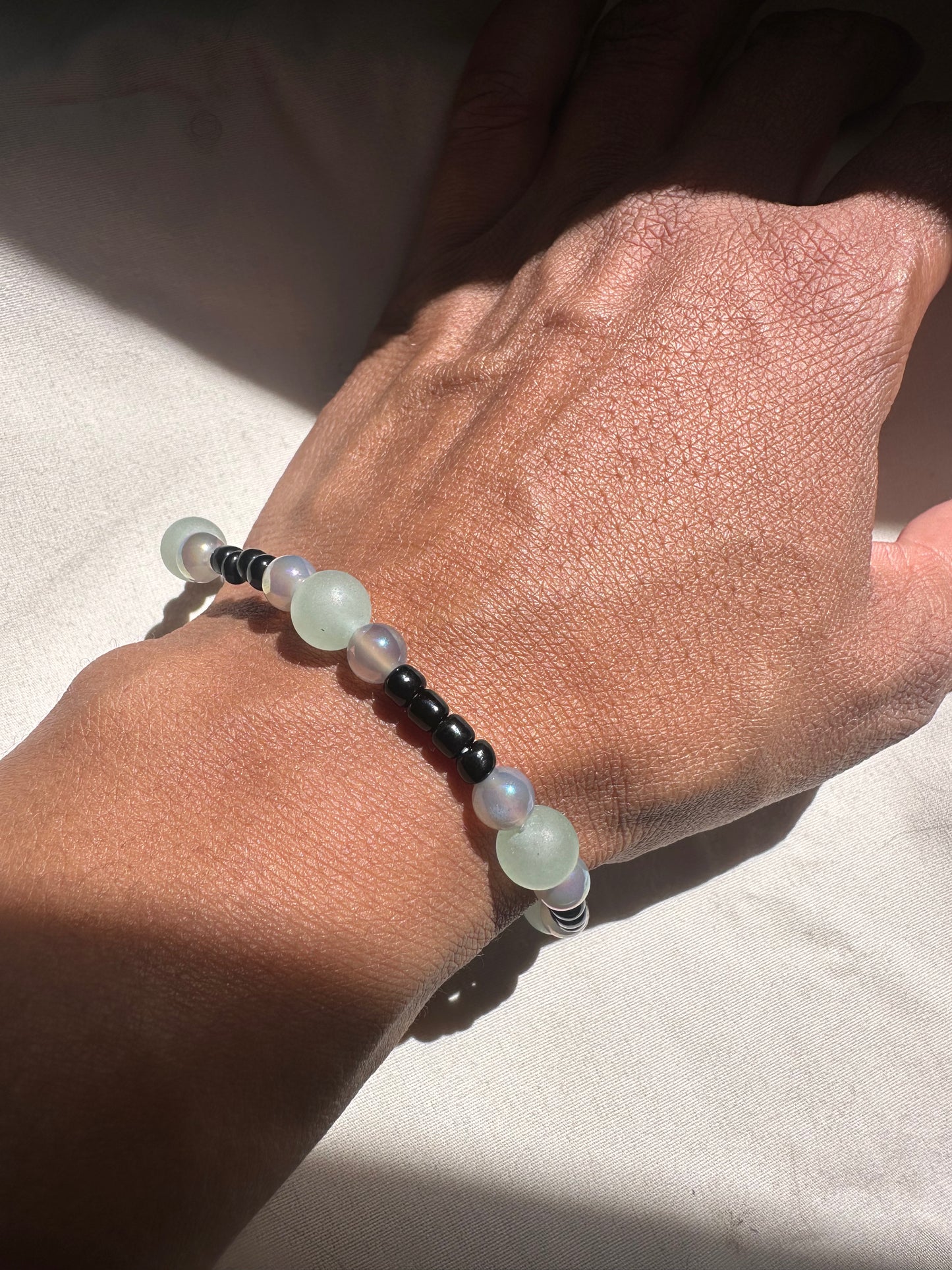 The Focused Mind: Aventurine & Iridescent Agate Intentional Bracelet